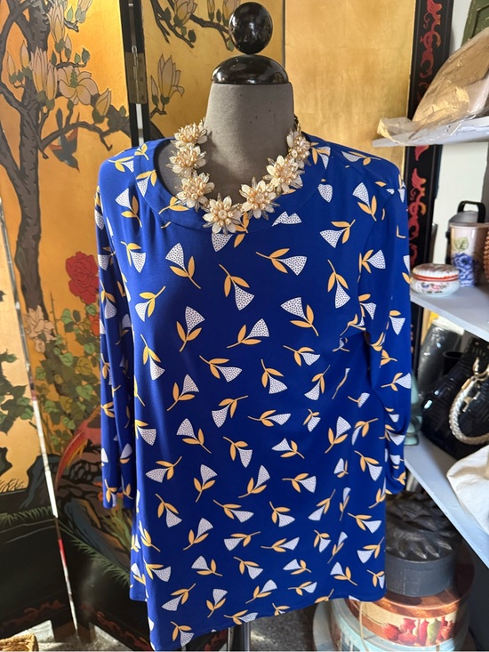 Anne Klein Tops - Anne Klein Royal Blue Tunic with Yellow and White Leaf Print